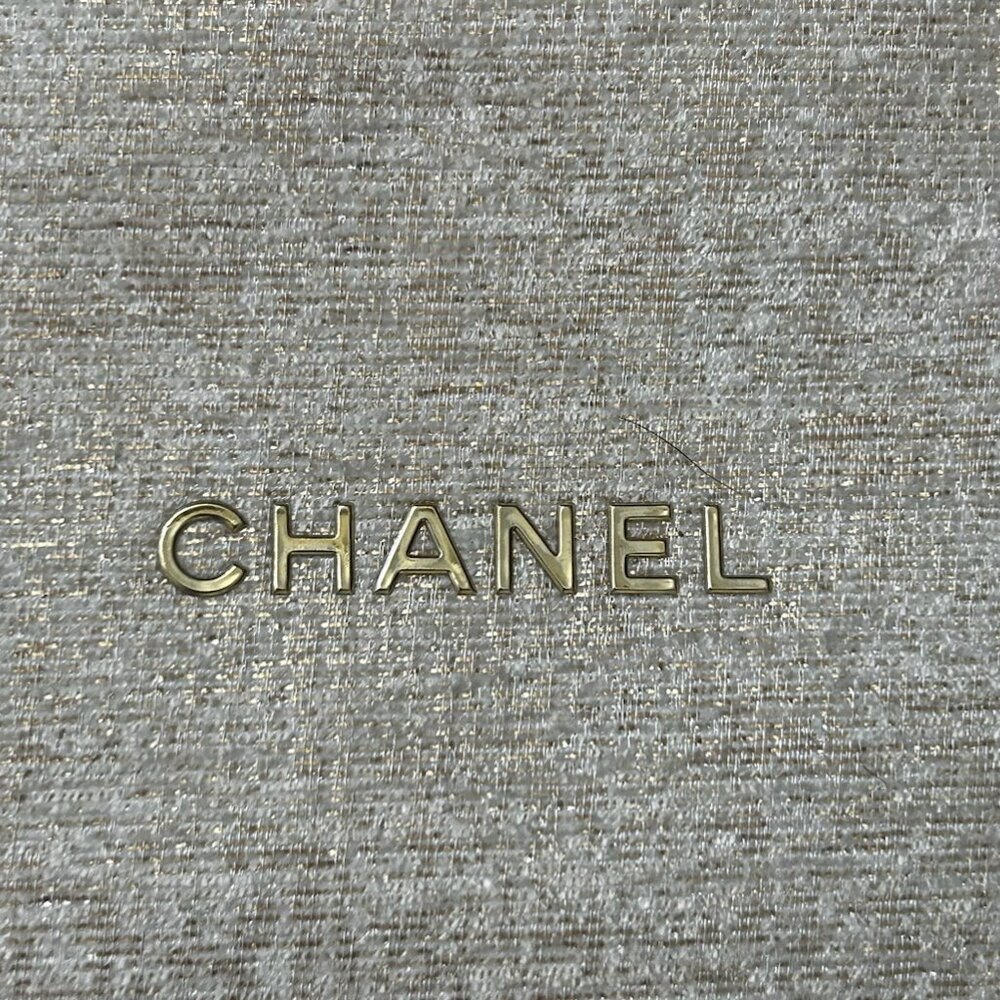NWT CHANEL Beauty Pouch Make Up Bag + 2 Free Chanel Samples & Chanel Box - Picture 9 of 10